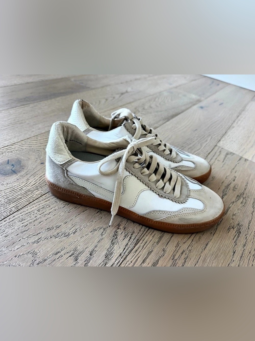 Dolce Vita Diane Retro Sneaker White Cream Suede Gum Sole Women's Size 8.5